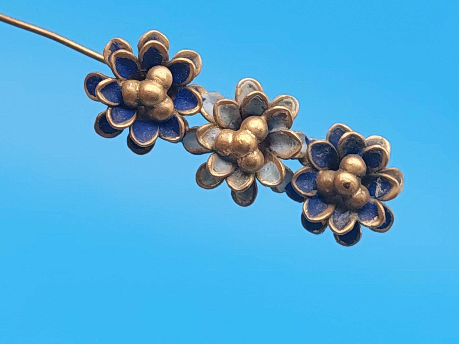 Antike Double Brosche Mit Blumen Bemalt von SchmuckparadiesShop