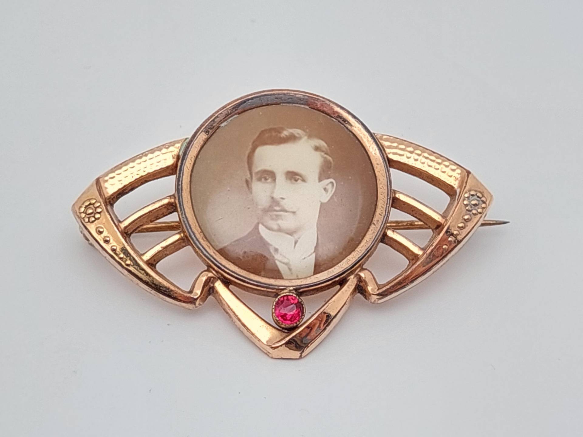 Antike Jugendstil Double Brosche Mit Granat Rocaillen Und Bild Medaillon Personalisieren Antike Jugendstil Double Brosche Mit Granat Rocaillen Und Bild Medaillon Personalisieren von SchmuckparadiesShop