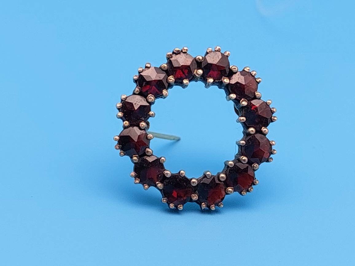 Antike Norm Gold Brosche Jugendstil Mit Granat Steinen von SchmuckparadiesShop