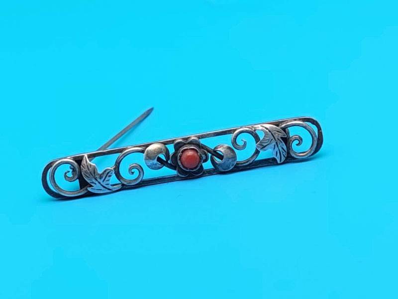 Antike Silber Brosche Mit Koralle Stabbrosche Aus von SchmuckparadiesShop