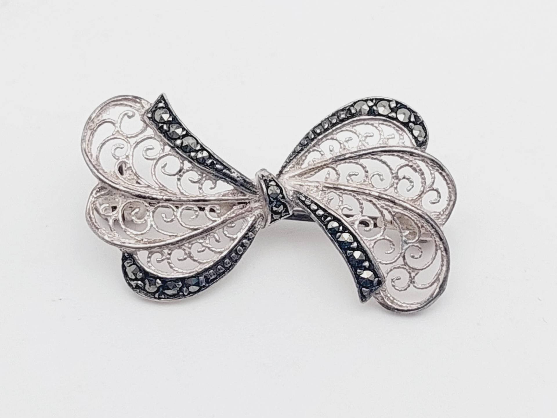 Antike Silberne Brosche 835Er Silber Filigranschmuck Rocaillen Blumen Verzierung von SchmuckparadiesShop