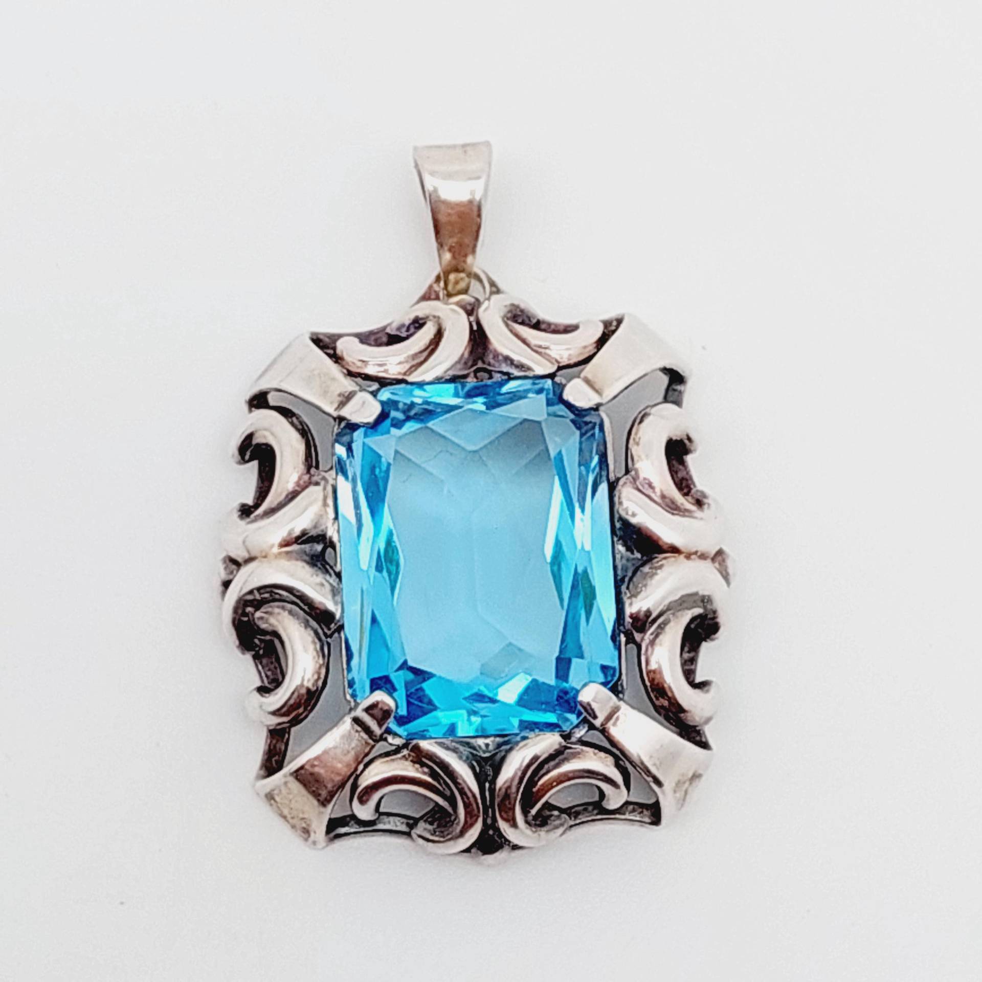 Antiker 835 Silber Anhänger Art Deco Silberanhänger Geschliffener Blauer Farbstein Wasserblau Antiker 835 Silber Anhänger Art Deco Silberanhänger Geschliffener Blauer Farbstein Wasserblau von SchmuckparadiesShop