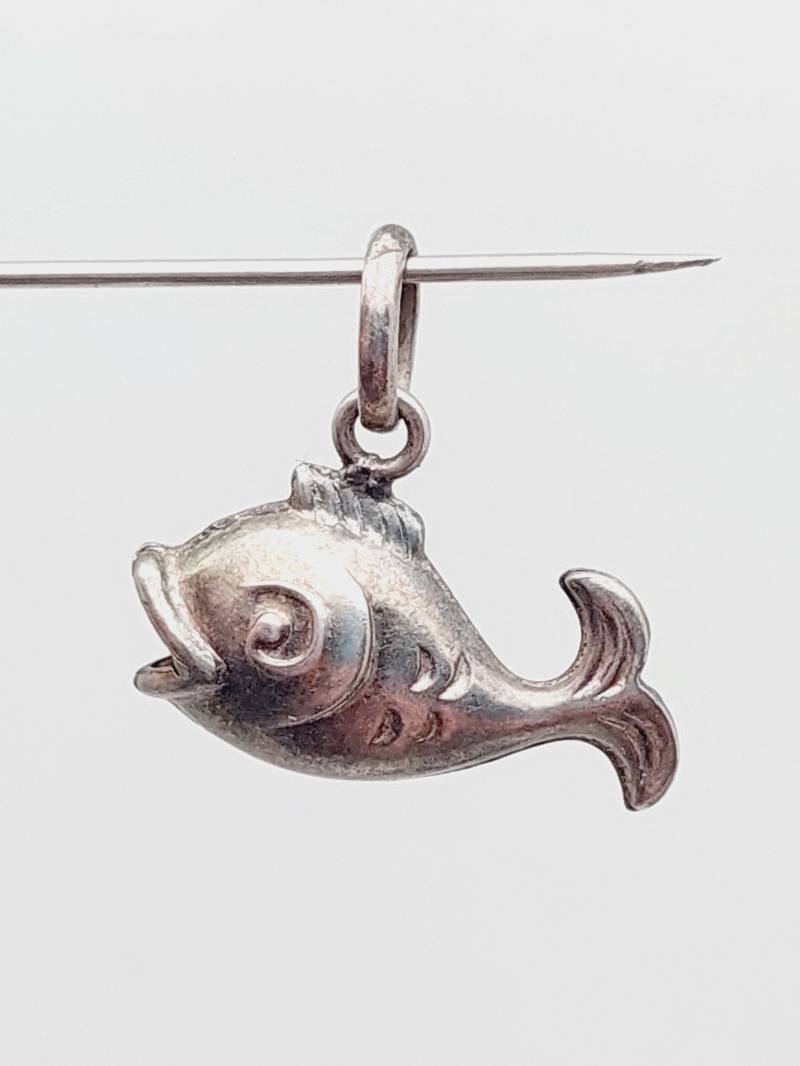 Antiker 835Er Silber Anhänger Fisch Charm Bettelarmband von SchmuckparadiesShop