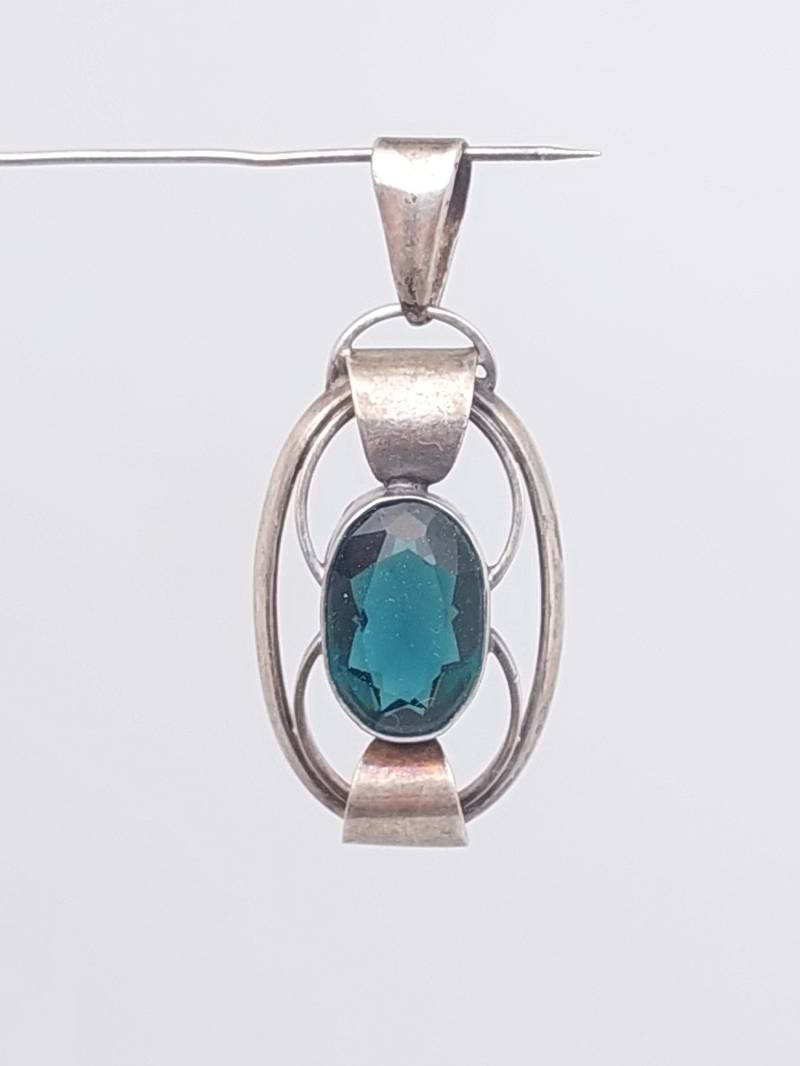 Antiker 835Er Silber Anhänger Geschliffener Grüner Stein Jugendstil Antikschmuck von SchmuckparadiesShop