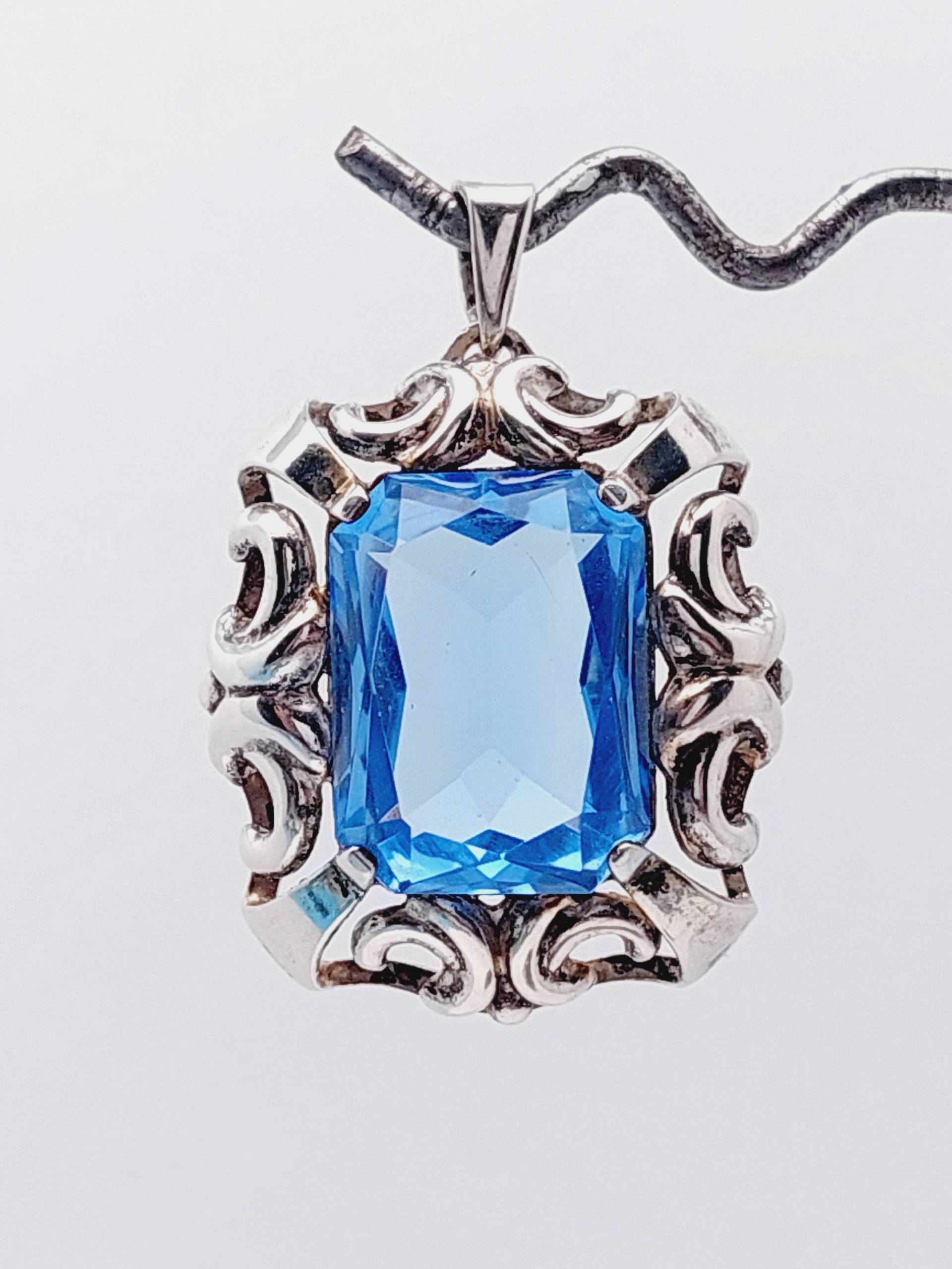 Antiker 835Er Silber Anhänger Jugendstil Mit Blauem Stein Aquamarin Farbe Antiker 835Er Silber Anhänger Jugendstil Mit Blauem Stein Aquamarin Farbe von SchmuckparadiesShop