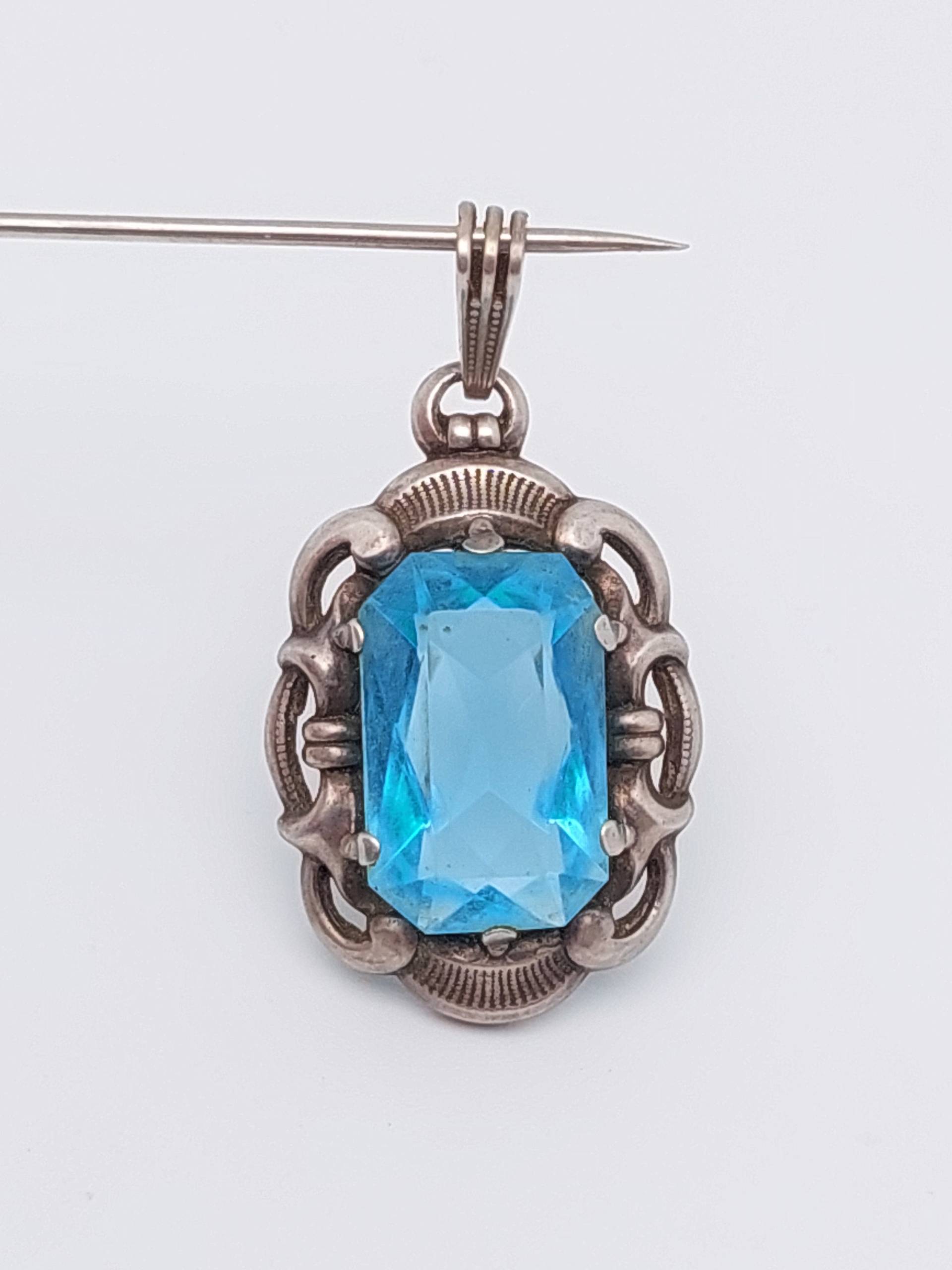 Antiker 835Er Silber Anhänger Jugendstil Mit Blauem Stein Aquamarin Farbe Antiker 835Er Silber Anhänger Jugendstil Mit Blauem Stein Aquamarin Farbe von SchmuckparadiesShop