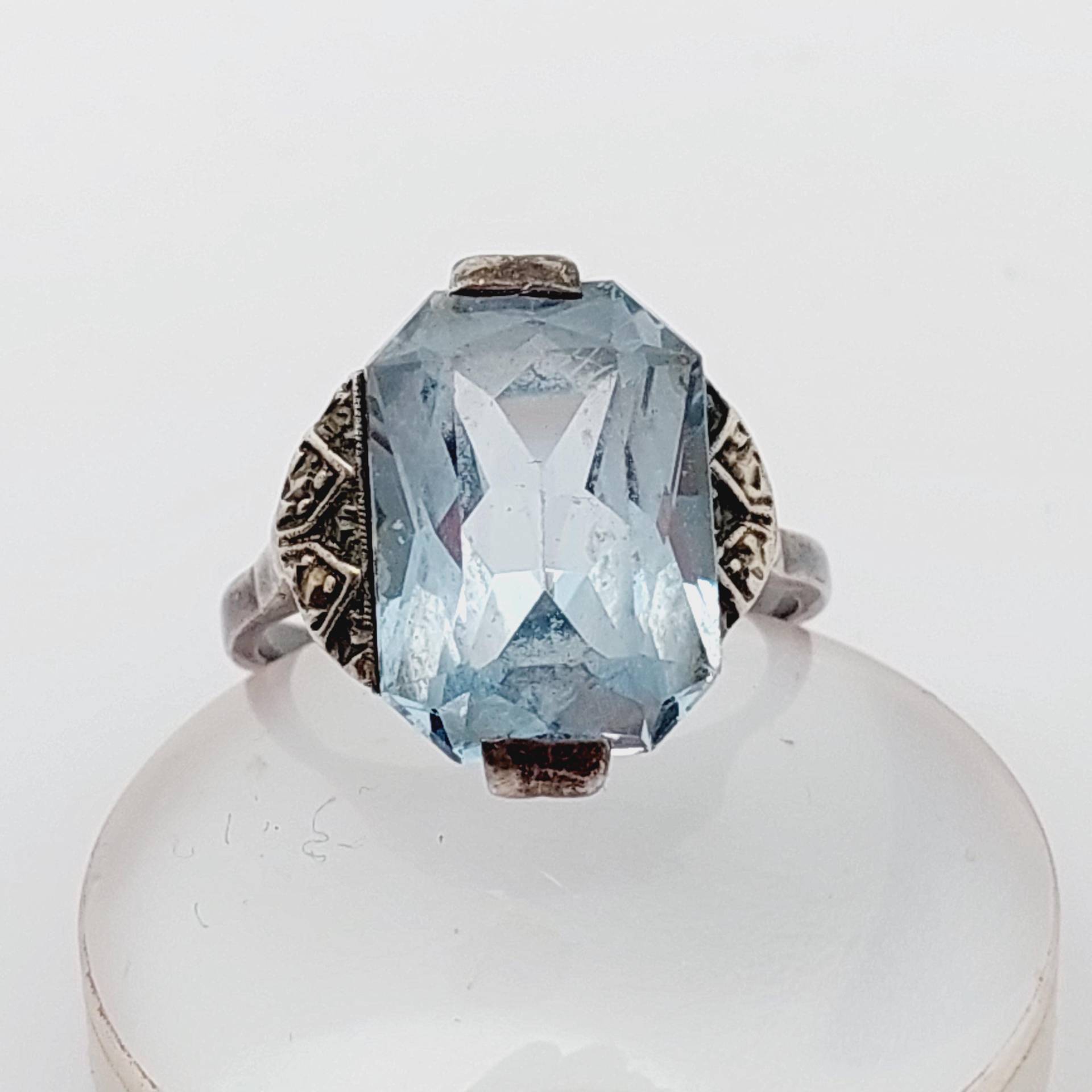 Antiker 835Er Silber Ring Aquamarin Farbender Stein Hellblau Antiker Schmuck Ringgrösse 10 Antiker 835Er Silber Ring Aquamarin Farbender Stein Hellblau Antiker Schmuck Ringgrösse 10 von SchmuckparadiesShop