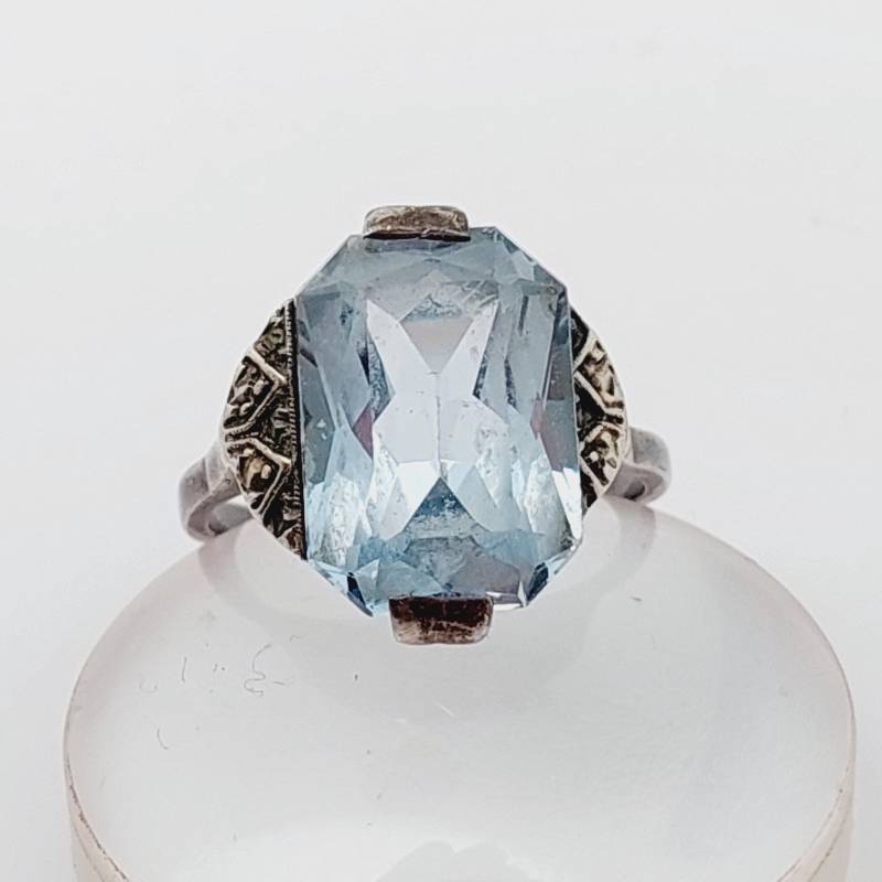 Antiker 835Er Silber Ring Aquamarin Farbender Stein Hellblau Antiker Schmuck Ringgrösse 10 Antiker 835Er Silber Ring Aquamarin Farbender Stein Hellblau Antiker Schmuck Ringgrösse 10 von SchmuckparadiesShop