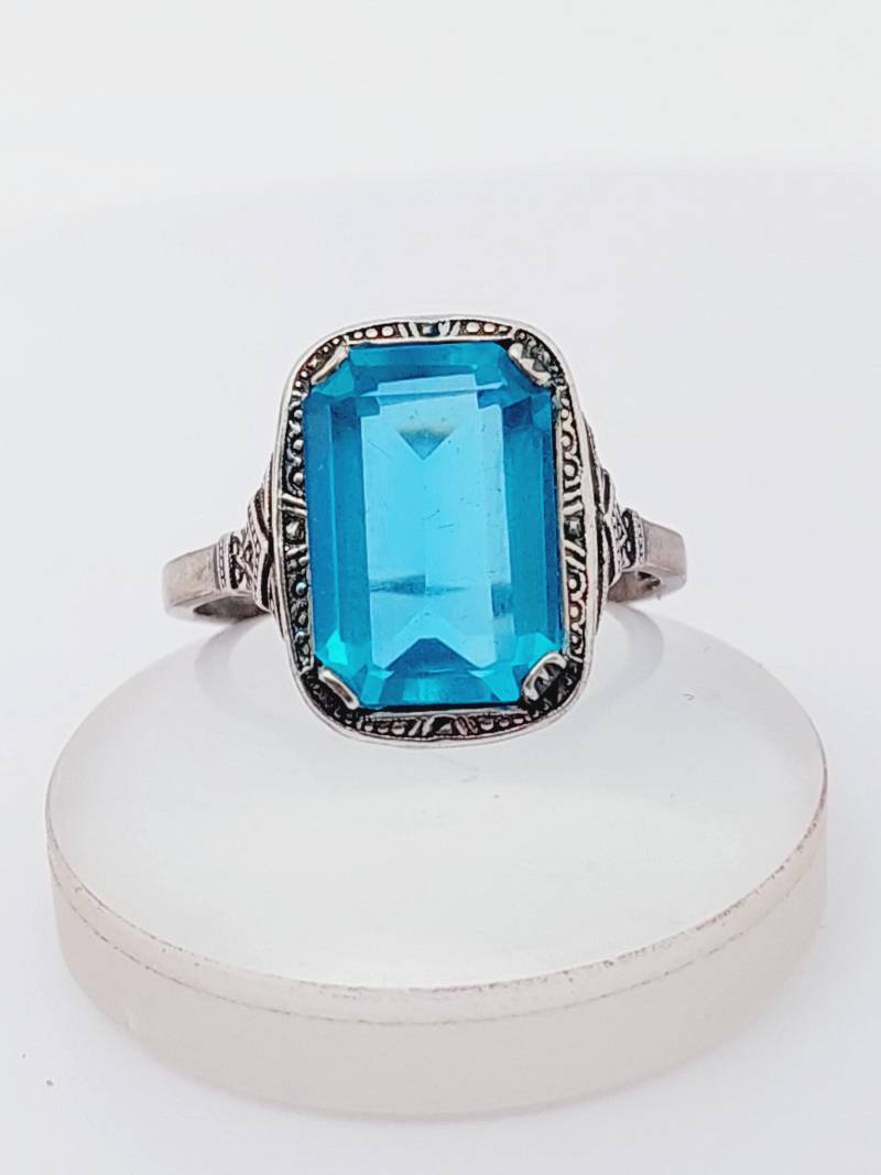 Antiker 925Er Silber Jugendstil Ring Mit Blauem Stein Aquamarin Farbend Gr 12 Us 6 Antiker 925Er Silber Jugendstil Ring Mit Blauem Stein Aquamarin Farbend Gr 12 Us 6 von SchmuckparadiesShop