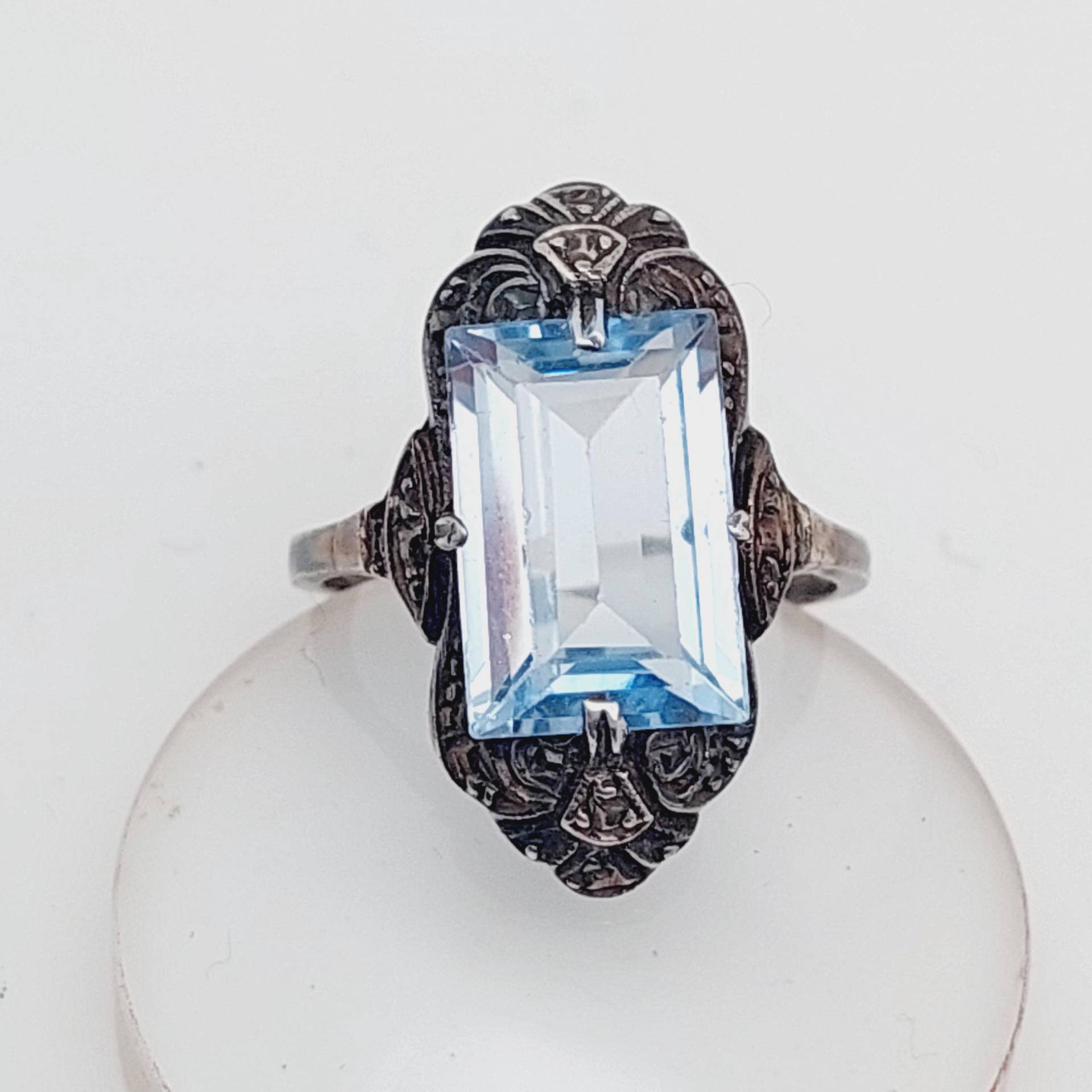 Antiker 935Er Silber Ring Aquamarin Farbender Stein Hellblau Antiker Schmuck Ringgrösse 10 Antiker 935Er Silber Ring Aquamarin Farbender Stein Hellblau Antiker Schmuck Ringgrösse 10 von SchmuckparadiesShop