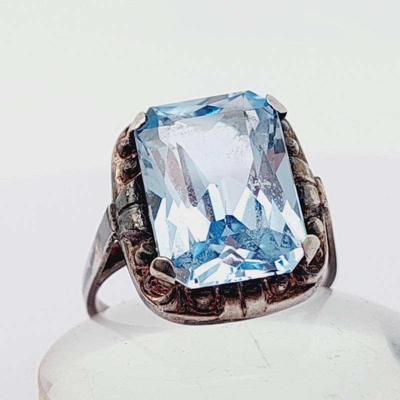 Antiker 935Er Silber Ring Aquamarin Farbender Stein Hellblau Antiker Schmuck Ringgrösse 14 Antiker 935Er Silber Ring Aquamarin Farbender Stein Hellblau Antiker Schmuck Ringgrösse 14 von SchmuckparadiesShop