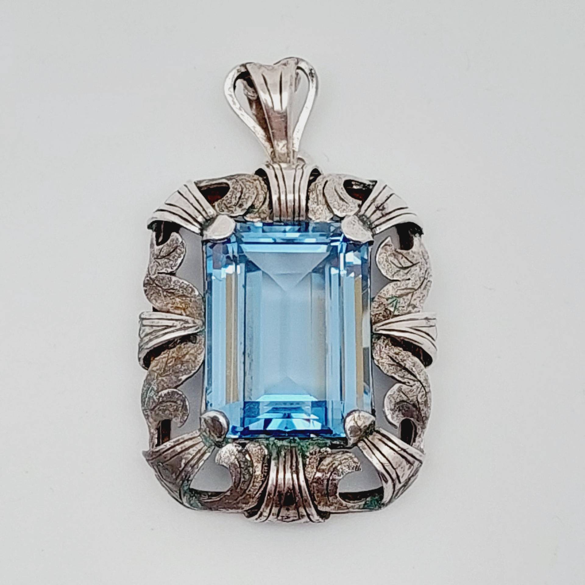 Antiker Großer 935Er Silber Anhänger Jugendstil Mit Blauen Farbstein Aquamarin Farbend Antiker Großer 935Er Silber Anhänger Jugendstil Mit Blauen Farbstein Aquamarin Farbend von SchmuckparadiesShop