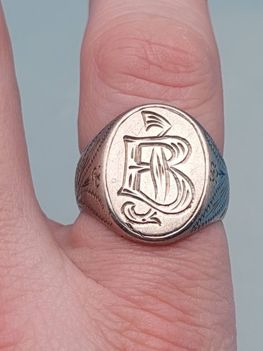 Antiker Herren Siegelring Silber Monogramm Ib Bi Jugendstil Ring Gr 30 Us 13 Antiker Herren Siegelring Silber Monogramm Ib Bi Jugendstil Ring Gr 30 Us 13 von SchmuckparadiesShop
