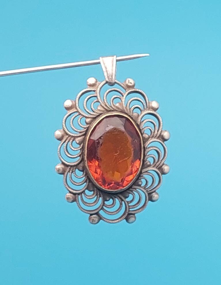 Antiker Jugendstil Anhänger 835Er Silber Roter Geschliffener Stein Antiker Schmuck von SchmuckparadiesShop