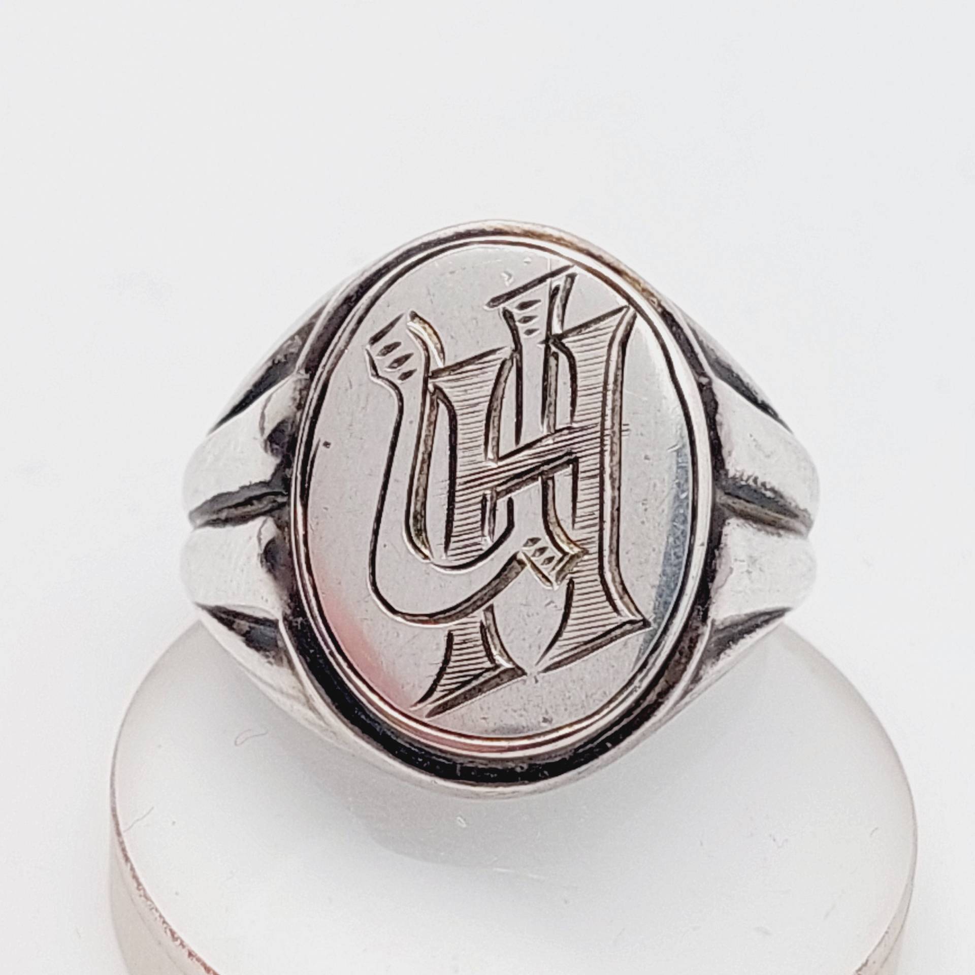 Antiker Siegelring 835Er Silber Herrenring Initialen Uh Hu Antiker Schmuck Gr. 22 Jugendstil Frauen Antiker Siegelring 835Er Silber Herrenring Initialen Uh Hu Antiker Schmuck Gr. 22 Jugendstil Frauen von SchmuckparadiesShop