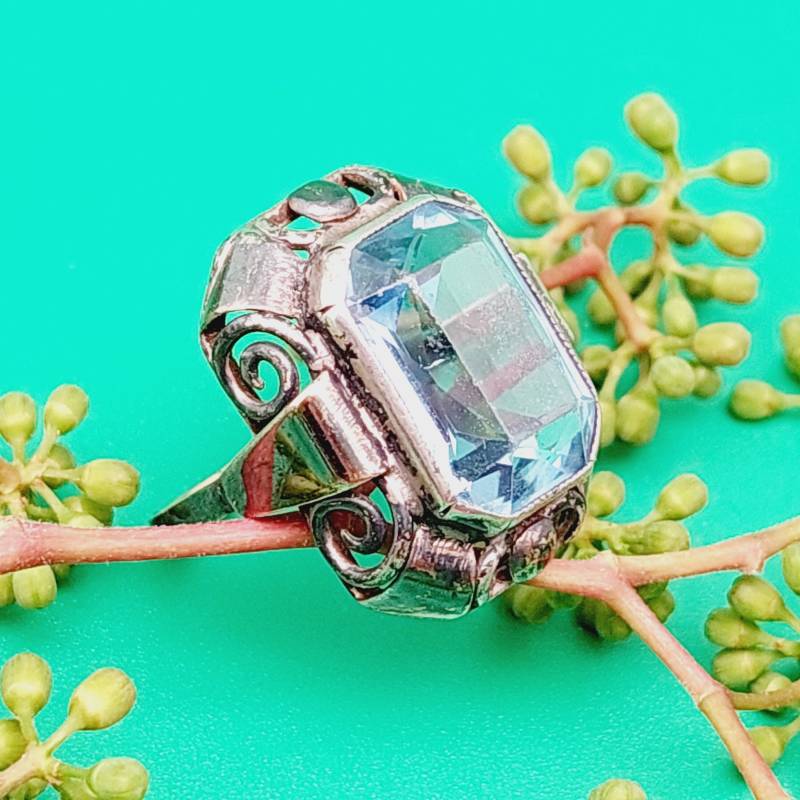 Antiker Jugendstil Silber Ring Mit Blauen Stein Aquamarin Farbend Silberring Antik Gr 12 Us 6 Antiker Jugendstil Silber Ring Mit Blauen Stein Aquamarin Farbend Silberring Antik Gr 12 Us 6 von SchmuckparadiesShop