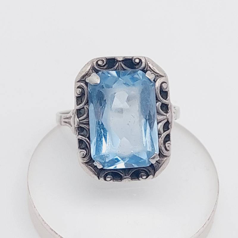 Antiker Silber Ring Aquamarin Farbender Stein Hellblau Antiker Schmuck Ringgrösse 14 Antiker Silber Ring Aquamarin Farbender Stein Hellblau Antiker Schmuck Ringgrösse 14 von SchmuckparadiesShop