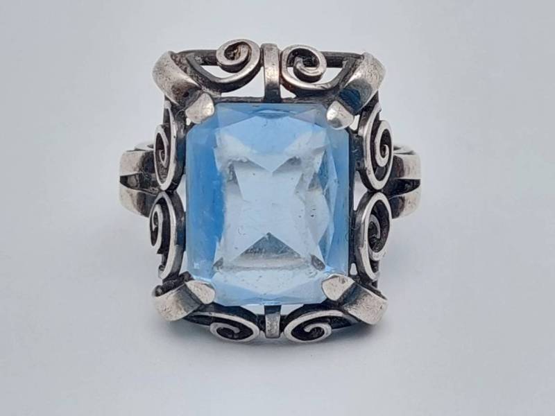 Antiker Silber Ring Mit Hell Blauem Geschliffenen Stein Ringgröße 15 Us 7 1/4 Antiker Silber Ring Mit Hell Blauem Geschliffenen Stein Ringgröße 15 Us 7 1/4 von SchmuckparadiesShop
