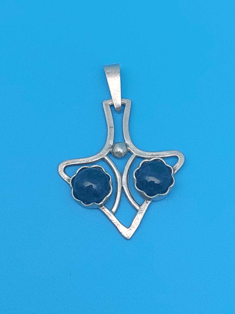 Antiker Silberner Anhänger 800 Silber Original Jugendstil Dianakopf Silberpunze Ca 1910 von SchmuckparadiesShop