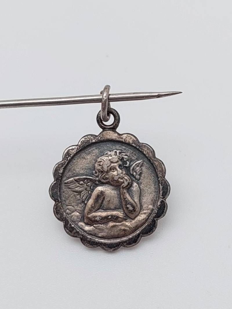 Antiker Silberner Anhänger 835 Silber Jugendstil Engel Bettelarmband Glücksbringer Gott Schütze Dich von SchmuckparadiesShop