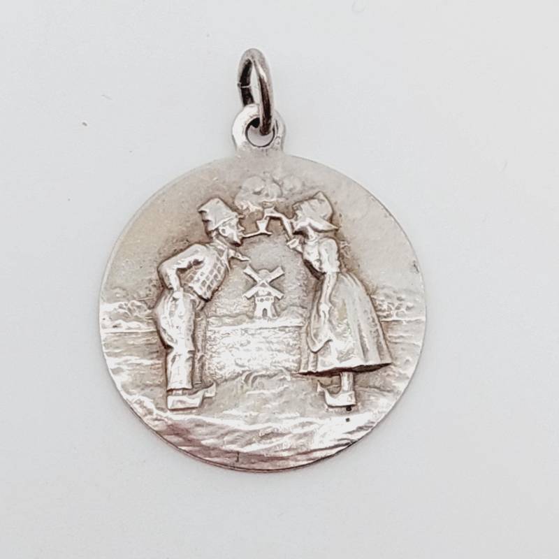Antiker Silberner Anhänger Jugendstil Mann Frau Holland Bettelarmband Glücksbringer Charm Monogramm von SchmuckparadiesShop