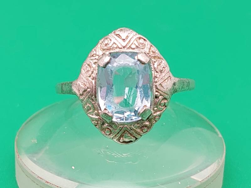 Antiker Sterling Silber Ring Aquamarin Farbender Stein Hellblau Antiker Schmuck Ringgrösse 13 Antiker Sterling Silber Ring Aquamarin Farbender Stein Hellblau Antiker Schmuck Ringgrösse 13 von SchmuckparadiesShop