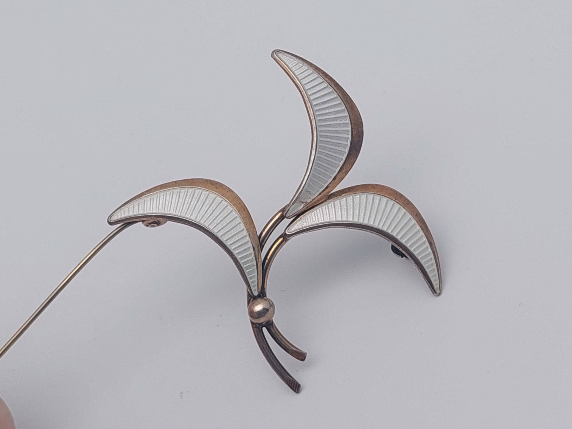 Atemberaubende Vintage Brosche Sterlingsilber Weiß Emaille Blatt Blumenbrosche Norwegen 925Er Silber von SchmuckparadiesShop