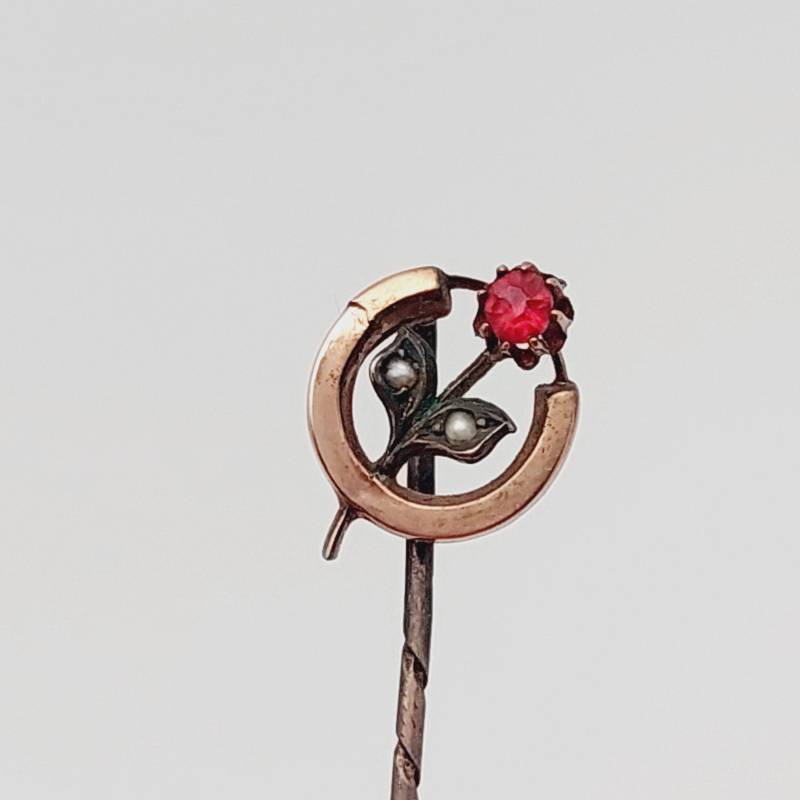 Biedermeier Krawattennadel Goldfarbe Tombak Anstecknadel Reversnadel Nadel Mit Granat Antik Saatperlen von SchmuckparadiesShop