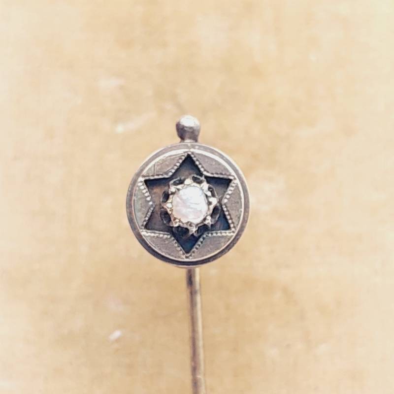 Biedermeier Krawattennadel Goldfarbe Tombak Anstecknadel Reversnadel Nadel Mit Perle Antik von SchmuckparadiesShop