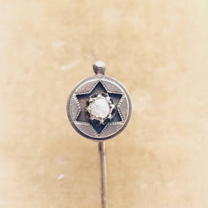 Biedermeier Krawattennadel Goldfarbe Tombak Anstecknadel Reversnadel Nadel Mit Perle Antik Biedermeier Krawattennadel Goldfarbe Tombak Anstecknadel Reversnadel Nadel Mit Perle Antik von SchmuckparadiesShop
