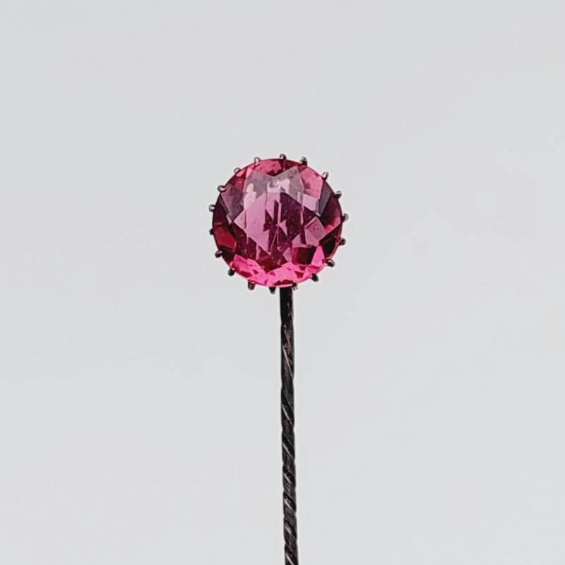 Biedermeier Krawattennadel Goldfarbe Tombak Anstecknadel Reversnadel Nadel Rot Farbstein Antik Biedermeier Krawattennadel Goldfarbe Tombak Anstecknadel Reversnadel Nadel Rot Farbstein Antik von SchmuckparadiesShop