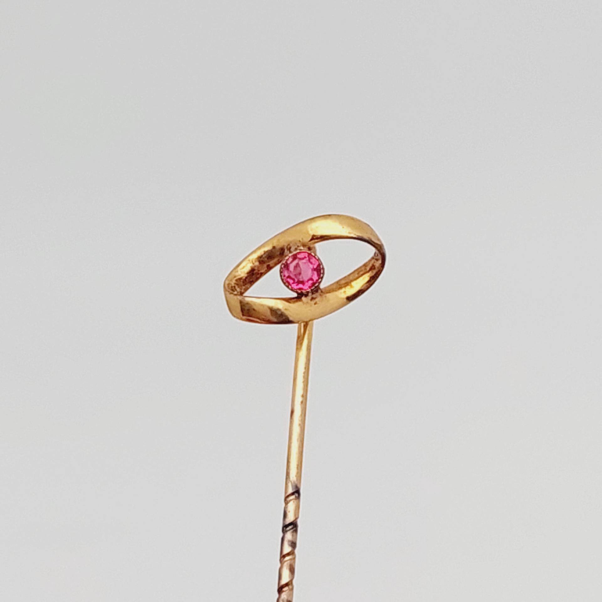 Biedermeier Krawattennadel Rot Goldfarbe Tombak Double Anstecknadel Reversnadel Biedermeier Krawattennadel Rot Goldfarbe Tombak Double Anstecknadel Reversnadel von SchmuckparadiesShop