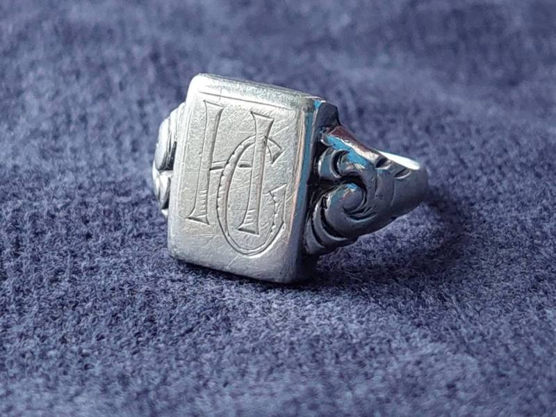 Gr 12 Antiker Silber Ring Herren Siegelring Hg Gh Silver Signet von SchmuckparadiesShop