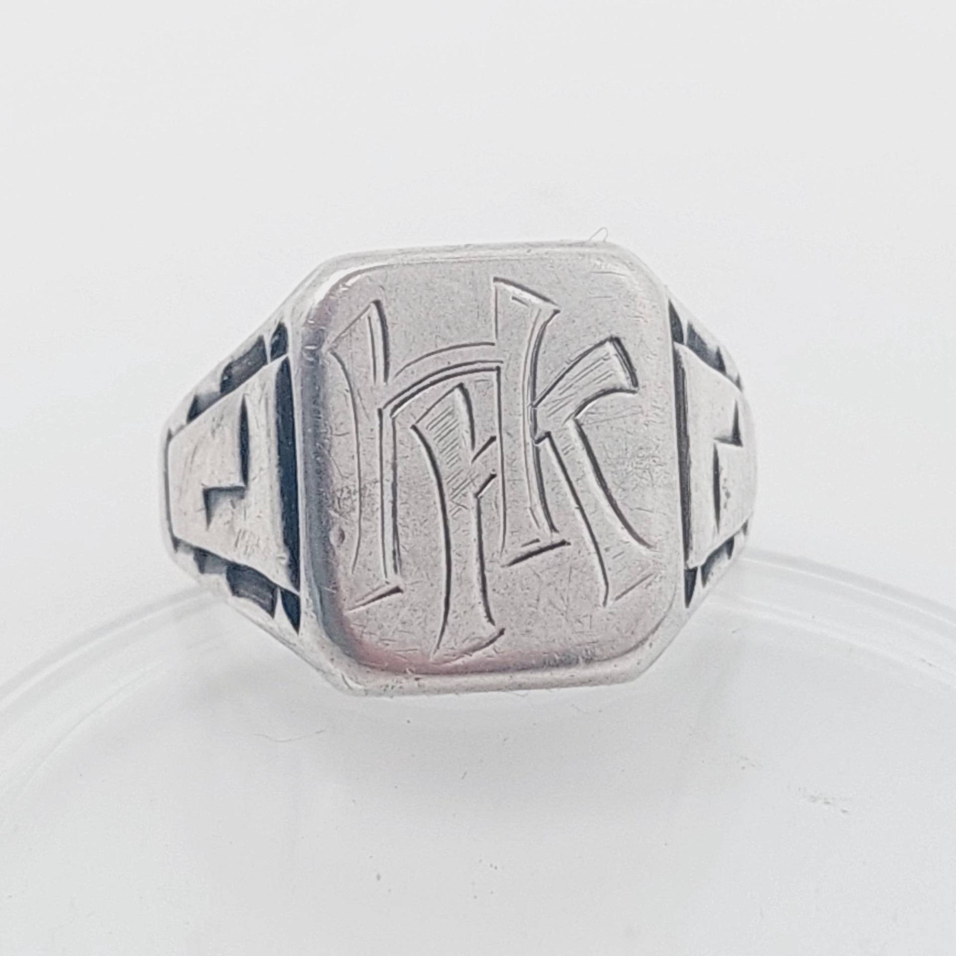 Ring 800 Silber Antik Art Deco Gravur Siegelring Mit Monogramm Buchstaben Hk Kh Gr 20 von SchmuckparadiesShop