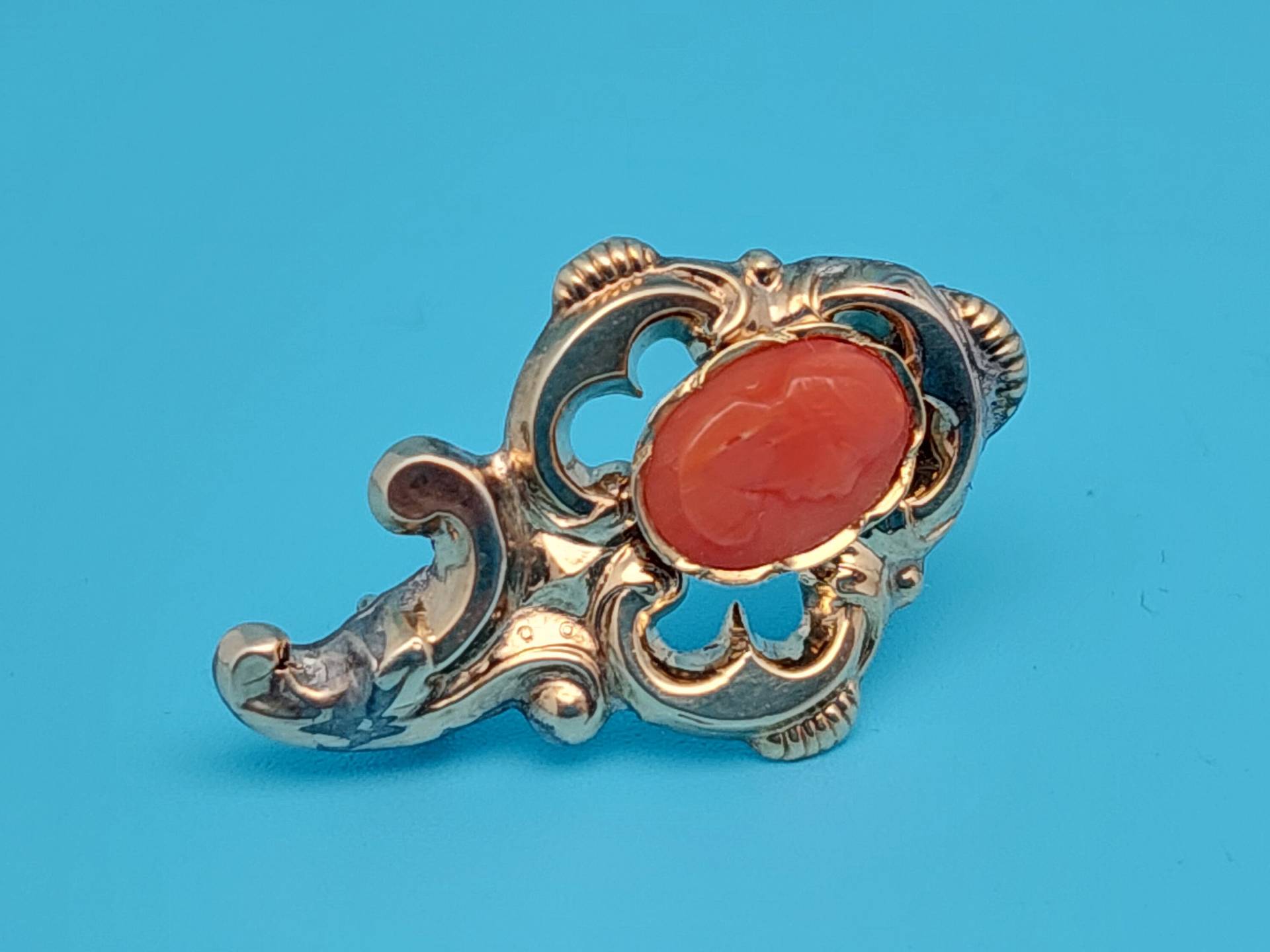 Schöne Antike 333Er Gold Rokalien Koralle Gemme Biedermeier Brosche von SchmuckparadiesShop