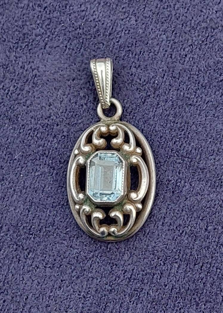 Sehr Schöner Antiker 835Er Silber Anhänger Hellblau Geschliffener Stein Aquamarin Farbend Sehr Schöner Antiker 835Er Silber Anhänger Hellblau Geschliffener Stein Aquamarin Farbend von SchmuckparadiesShop