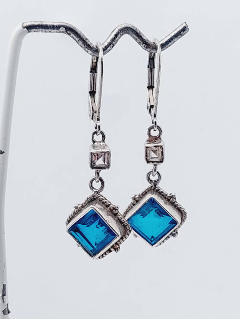 Silberohrringe 925Er Silber Echtschmuck Ohrringe Mit Blauen Geschliffenen Steinen Silberohrringe 925Er Silber Echtschmuck Ohrringe Mit Blauen Geschliffenen Steinen von SchmuckparadiesShop
