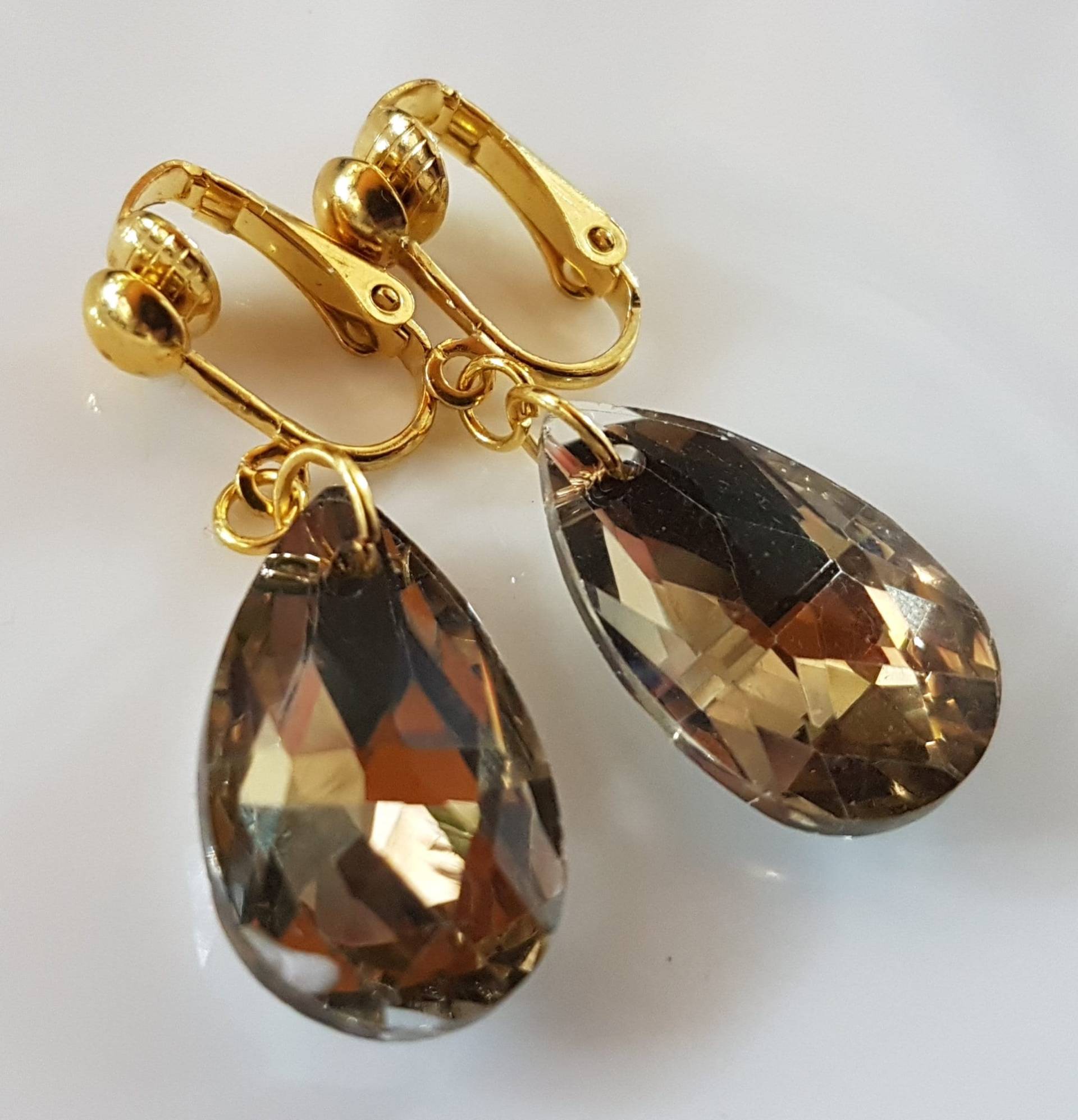 Ohrclips Clips Mit Facettierte Tropfen Goldfarben von Schmuckperle3000