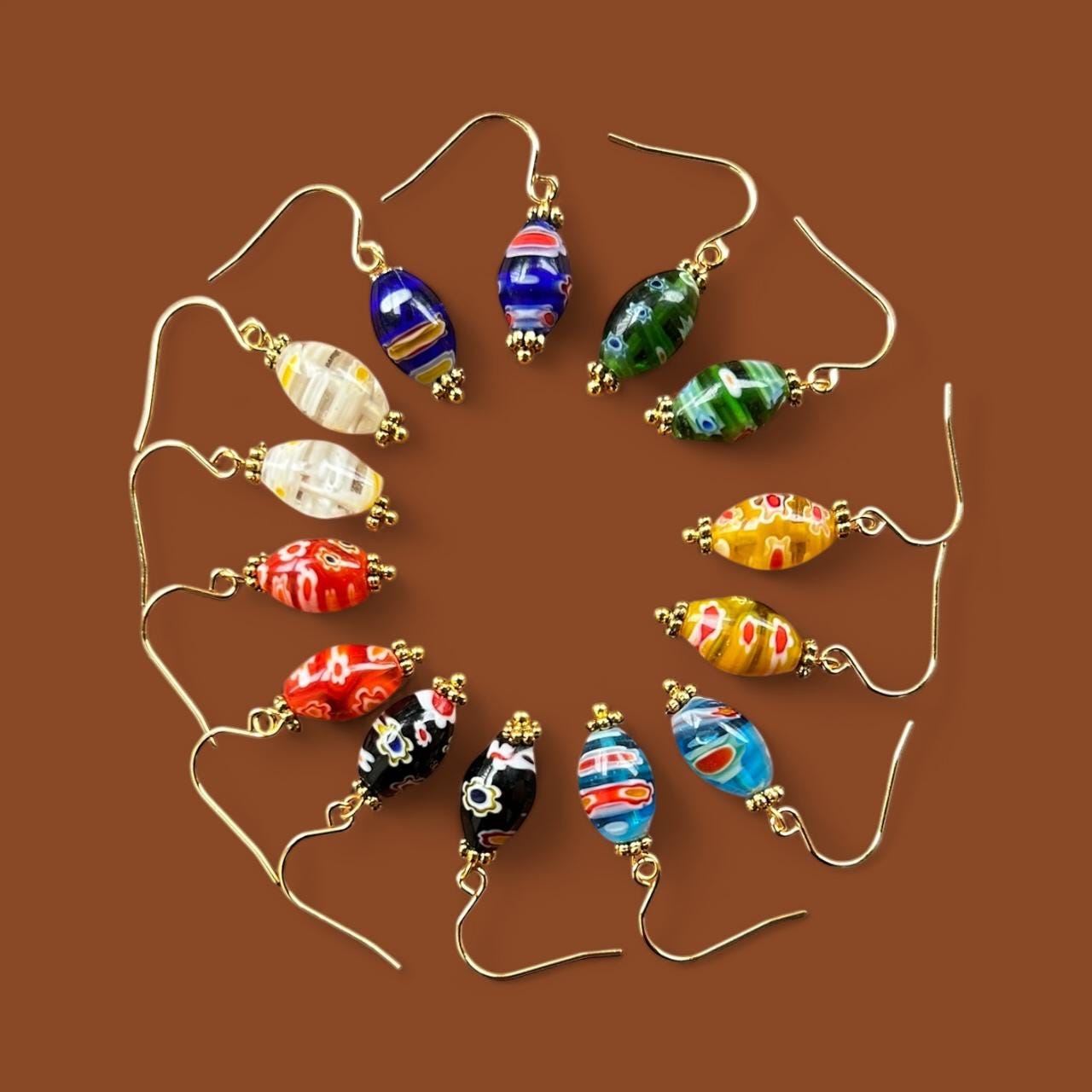 Glasohrringe "Multiperiod", Schmuck Inspiriert Von Antiken Stücken, Millefiori-Glas, Messing, Edelstahl, Vergoldetet Glasohrringe "Multiperiod", Schmuck Inspiriert Von Antiken Stücken, Millefiori-Glas, Messing, Edelstahl, Vergoldetet von Schmuckschnitzerei