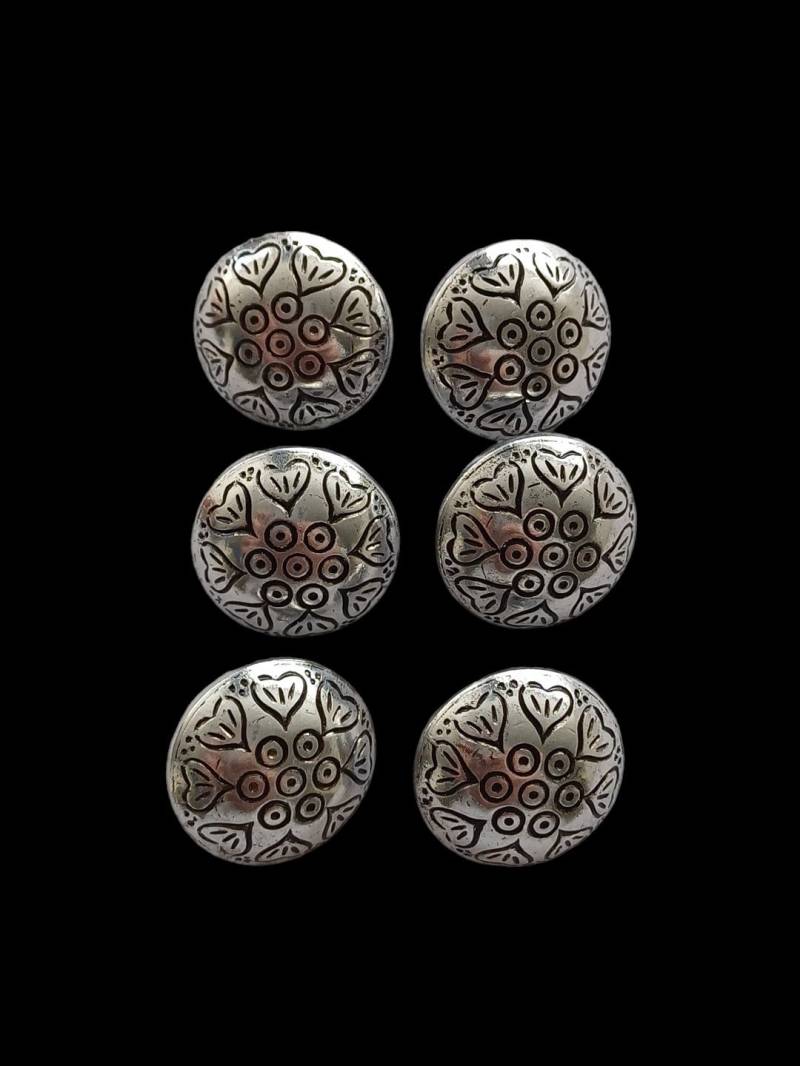 6x Silberfarbene Herz Motiv Trachtenknöpfe Aus Metall Größe 20mm, Oktoberfest, Metalltrachtenknöpfe #1124360 von Schmuckstadel24