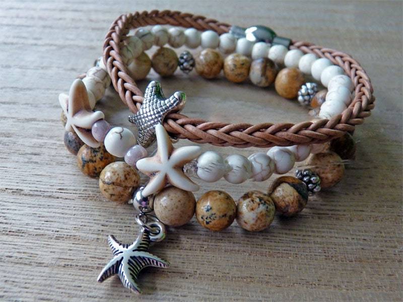 Hübsches Armbandset Perlen + Lederband in Naturtönen Hübsches Armbandset Perlen + Lederband in Naturtönen von SchmuckstueckeShop