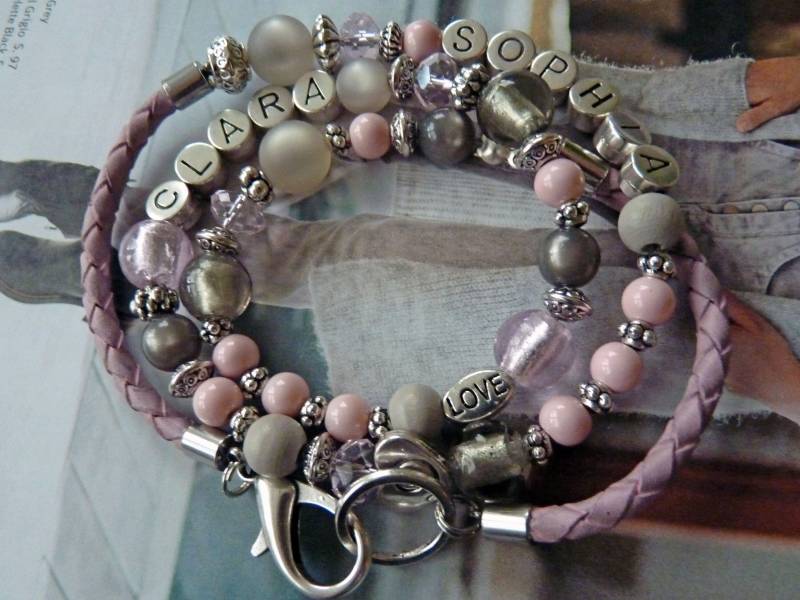 Individuelles Namensarmband Rosa-Grau von SchmuckstueckeShop