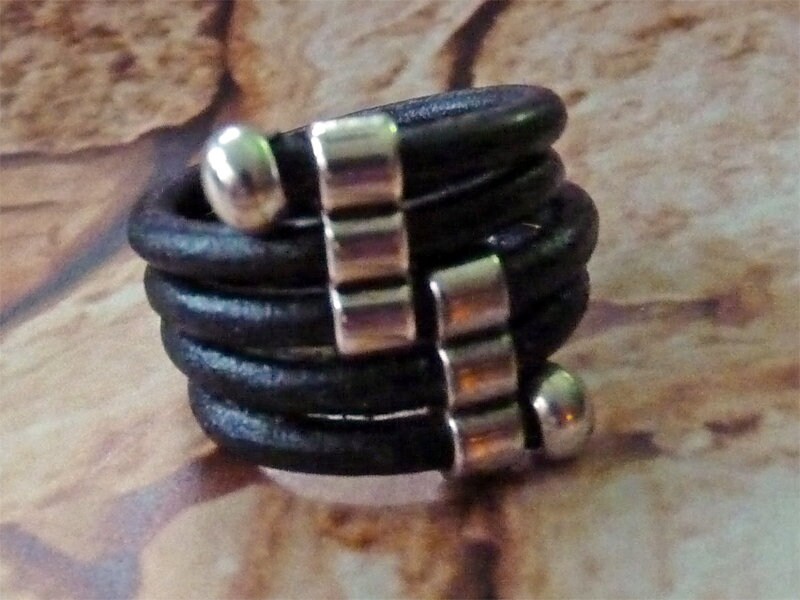 Ring Leder Schwarz Ring Leder Schwarz von SchmuckstueckeShop