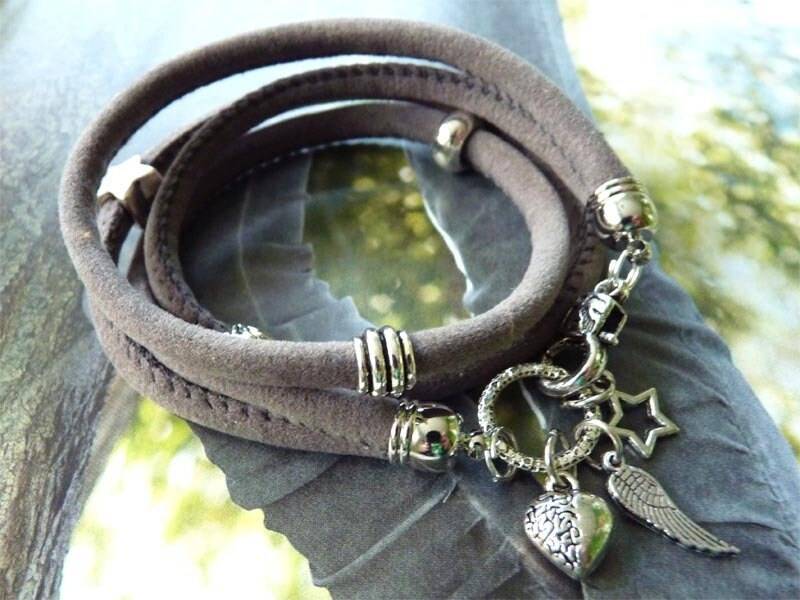 Schlichtes Wickelarmband Velour Grau von SchmuckstueckeShop