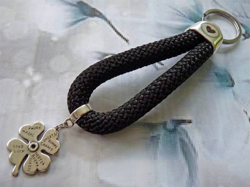 Schlüsselanhänger Segeltau Good Luck" Schwarz von SchmuckstueckeShop