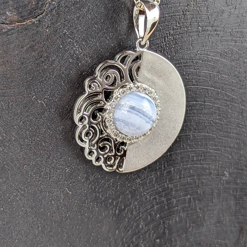 Eleganter Anhänger Mit Zirkonia Und Streifenachat in Silber | Streifen Achat - Echt Edel von Schmuckstyck