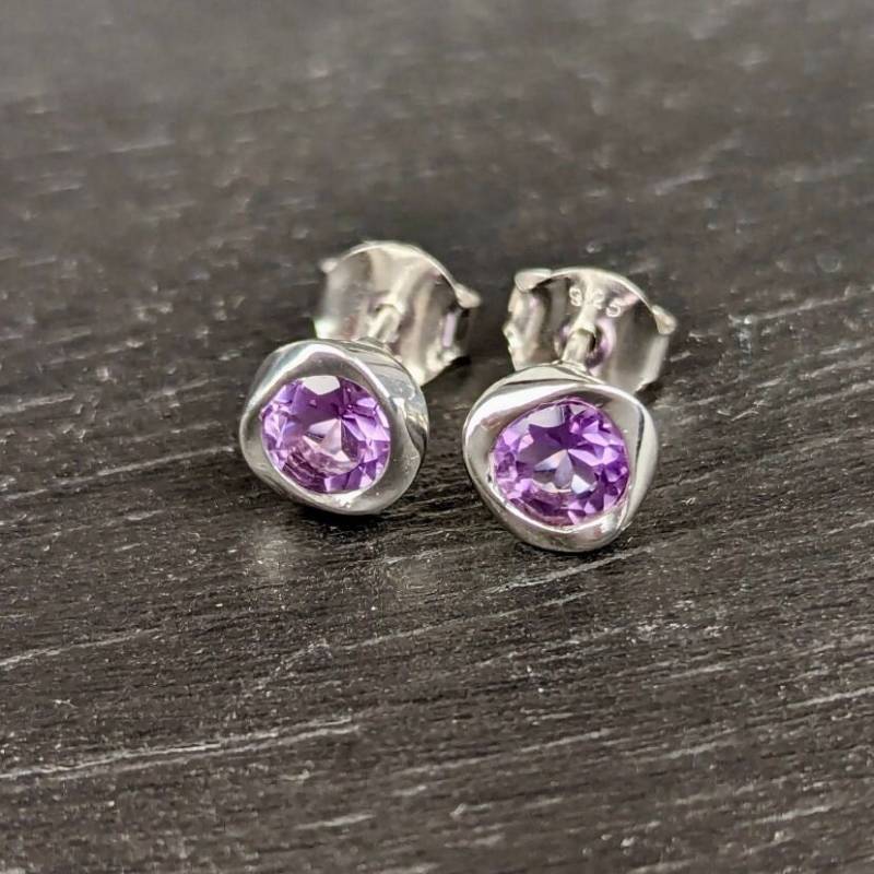 Eleganter Ohrstecker -Echt Silber - Mit Echtem Amethyst 5mm, Einfach Wunderschön | Schmuckstyck von Schmuckstyck