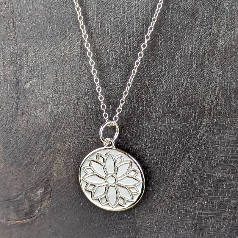 Halskette Lotusblume Blume Mandala in Sterlingsilber | Schmuckstyck - Silber Des Lebens von Schmuckstyck