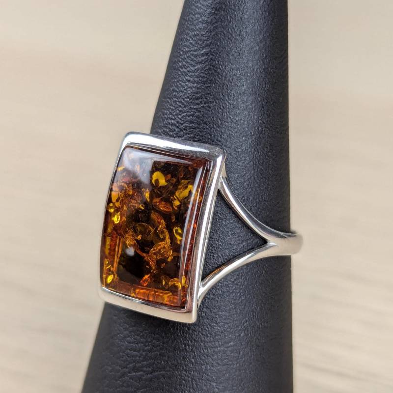 Ring Mit Echt Bernstein Rechteckig Fassung Aus Rhodiniertem Silber -Außergewöhnlicher | Schmuckstyck - Magie von Schmuckstyck