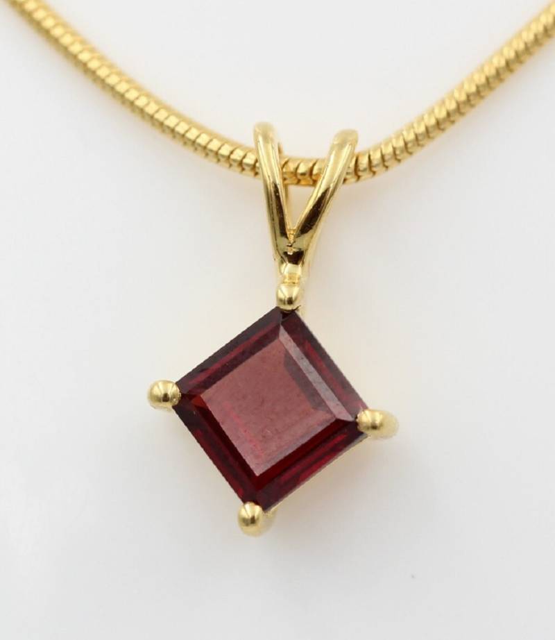 1, 04 Carat Blutroter Granatt Anhänger 925 Silber Collier Kette Vergoldet Top von Schmucktime
